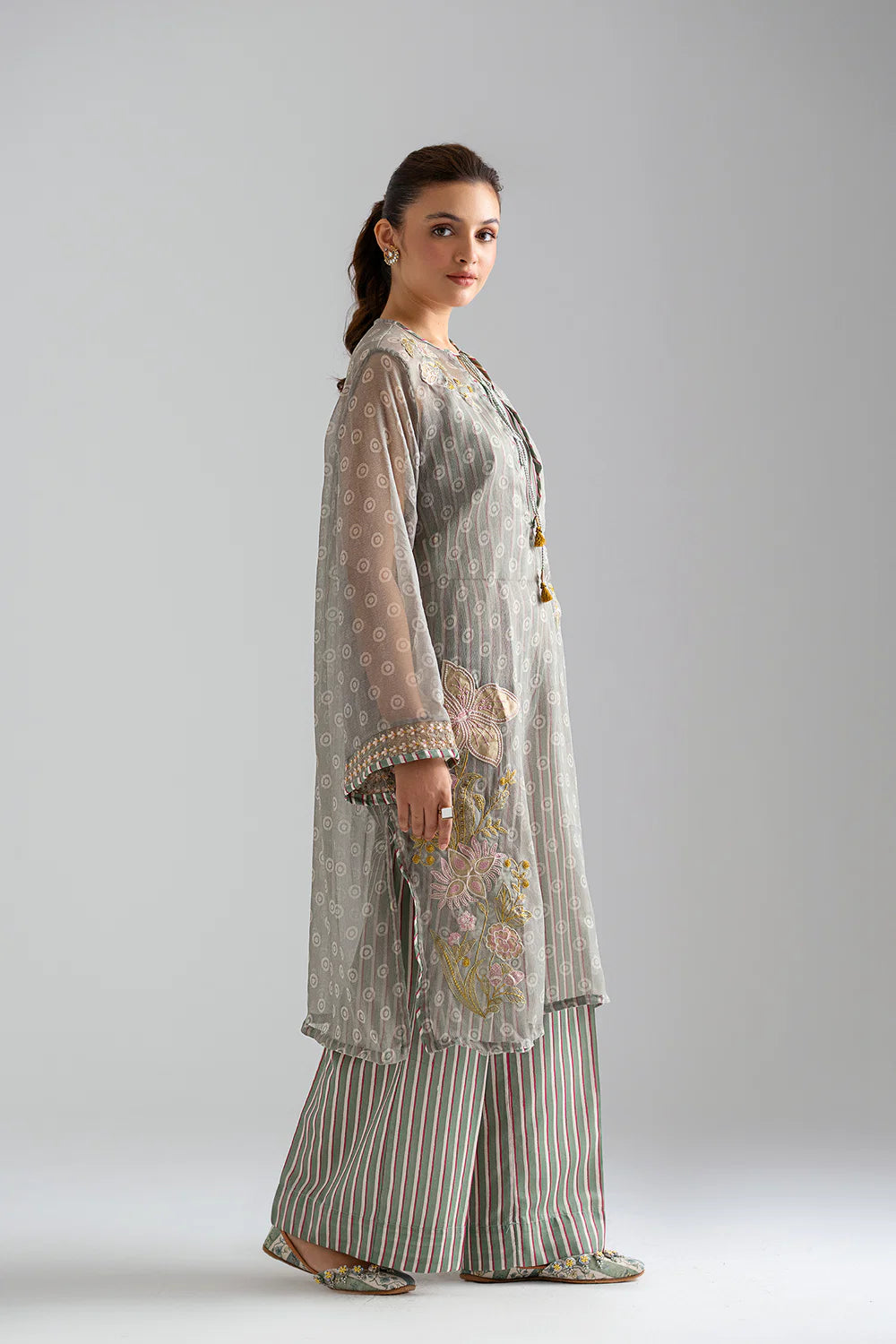 EMBROIDERED SUIT (Ethnic)