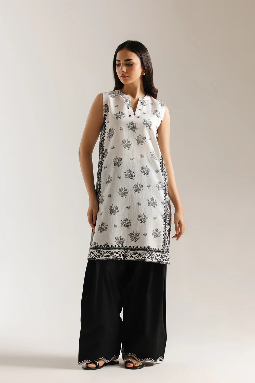 2 Piece Embroidered Suit (Ethnic)