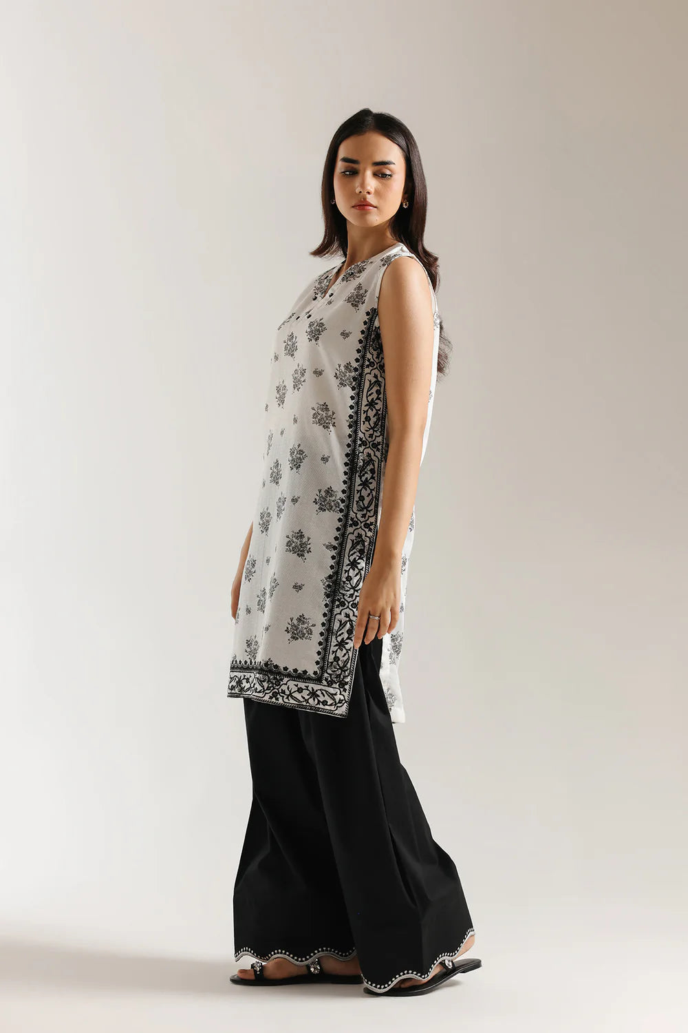2 Piece Embroidered Suit (Ethnic)